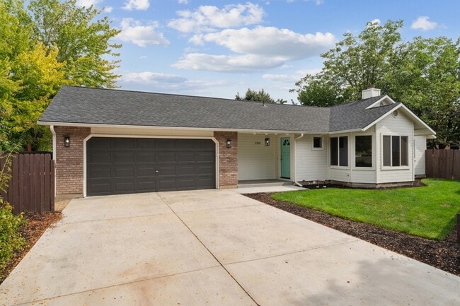 Building Photo - 1305 W Yost Ct