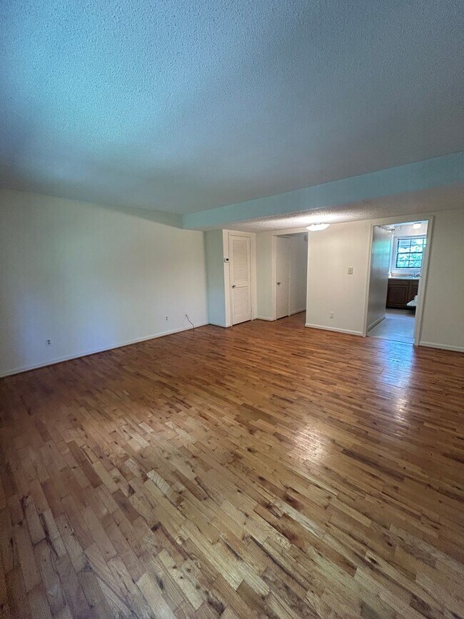 Foto del edificio - Townhome in the heart of Carrboro! First M...