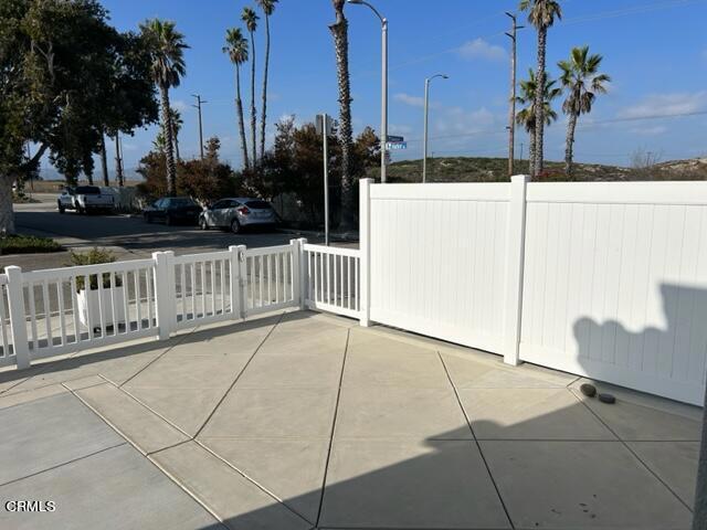 Building Photo - 5200 Breakers Way
