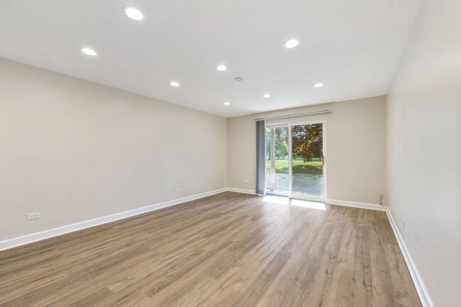 Building Photo - 940 Beau Dr