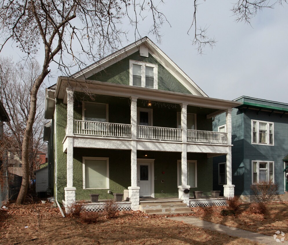 Foto principal - 2420 4th Ave S
