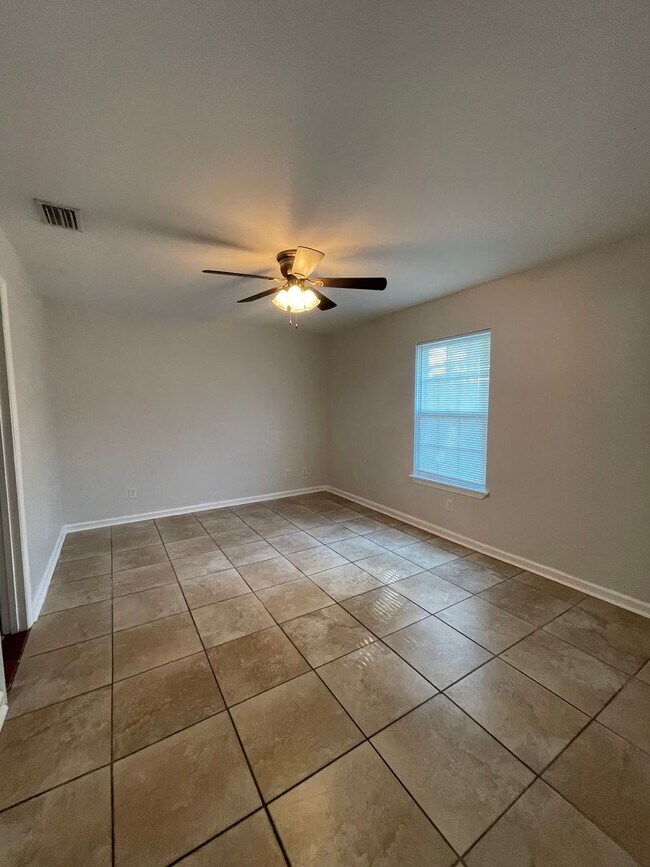 Foto del edificio - 191 Leeswood Cir