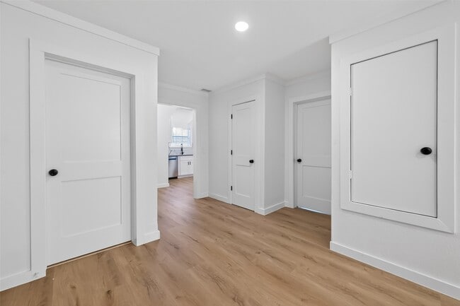 Foto del edificio - 2202 Hutchins St