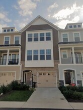 Building Photo - 2228 Perennial Cir
