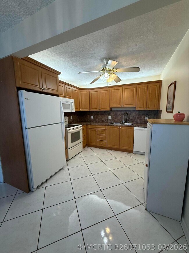 Building Photo - 3018 Wolverton E