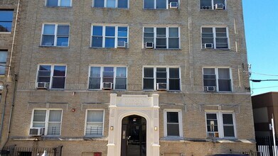Building Photo - 135 Van Wagenen Ave