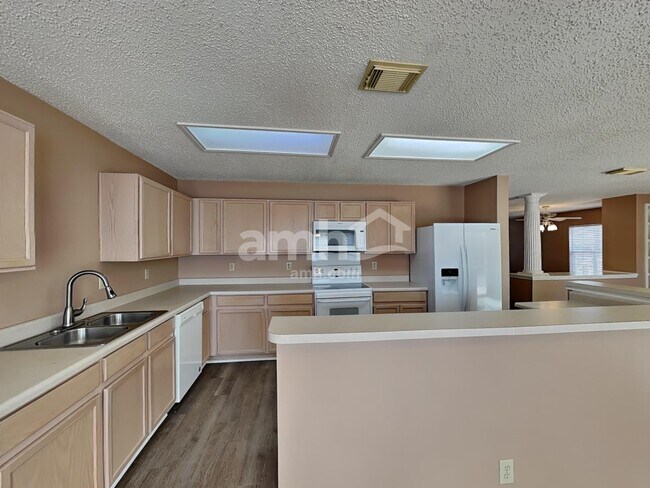 Foto del edificio - 769 Willow Crossing