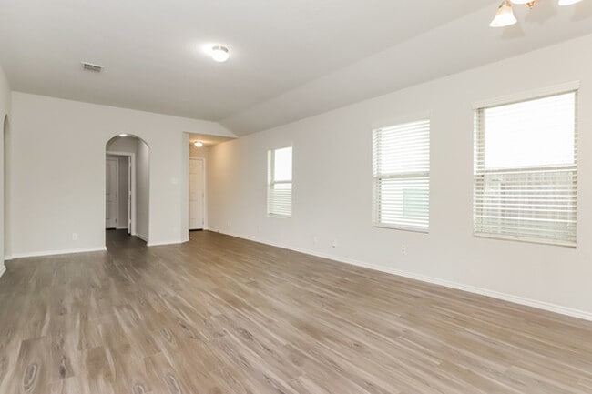 Building Photo - 5422 Freshwater Way