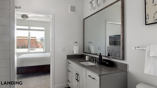 Foto del edificio - 3500 W Colorado Blvd