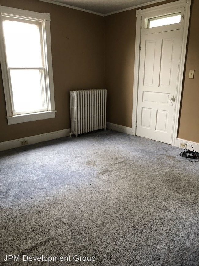Building Photo - 3 br, 1 bath House - 27 E 2nd Ave