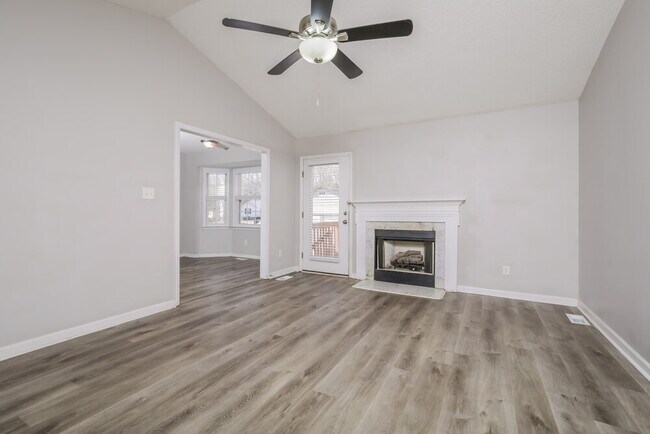 Foto del edificio - 1432 Smokey Mountain Dr