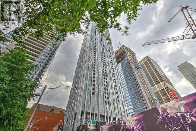Building Photo - 1 Yorkville Ave