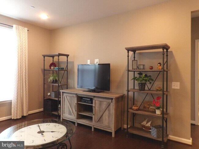 Foto del edificio - 3985 Norton Pl