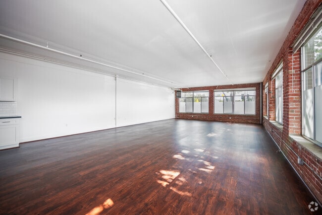 Studio - 1,350SF - Living Room - Exchange Studios