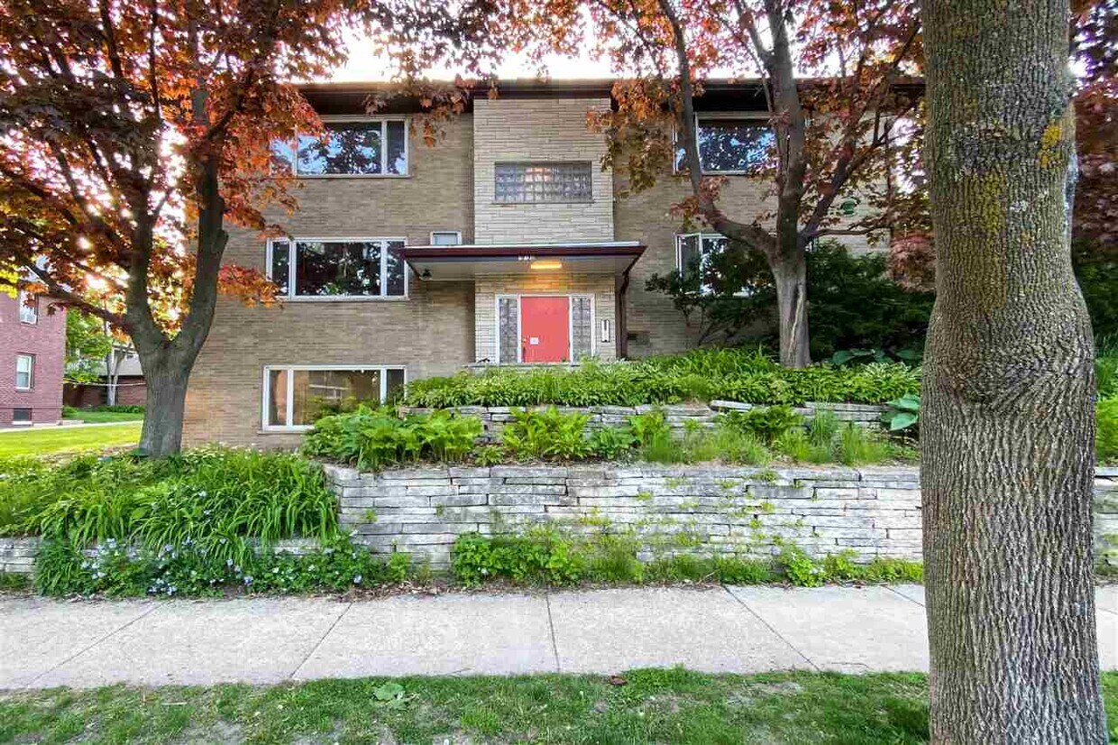 918 E Dayton St Unit 3, Madison, WI 53703 Apartments 918 E Dayton St