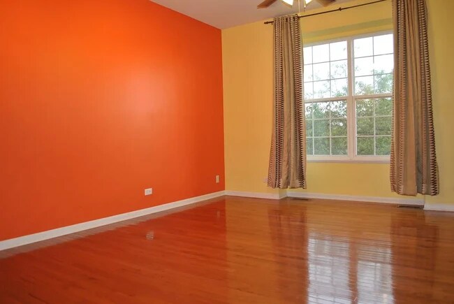 Foto del edificio - 825 Lewisburg Ln