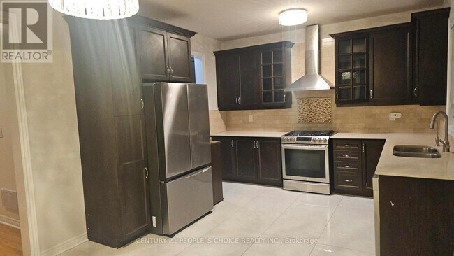 Photo du bâtiment - 24 Yardmaster Dr