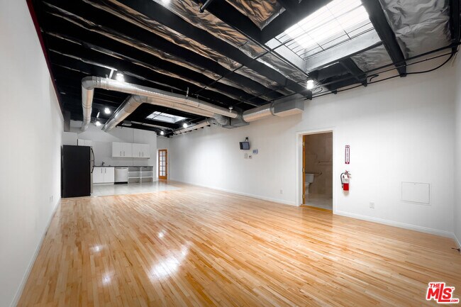 Building Photo - 5401 Alvern Cir