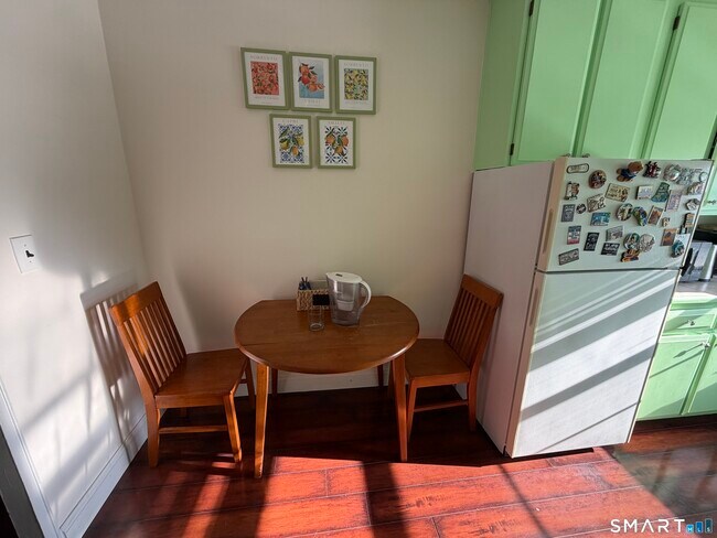 Foto del edificio - 30 Glenbrook Rd