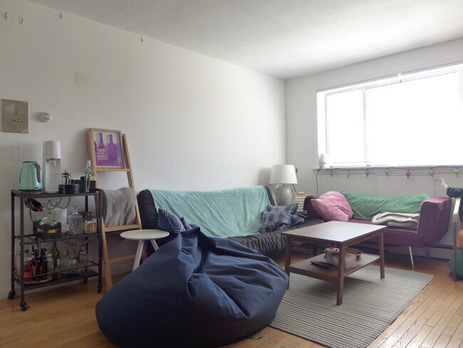 Foto del edificio - 246 Parker Hill Ave