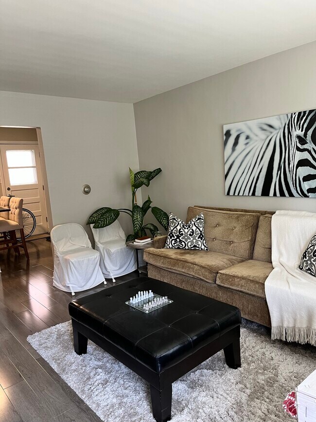 Foto del edificio - Douglas Avenue Apartments