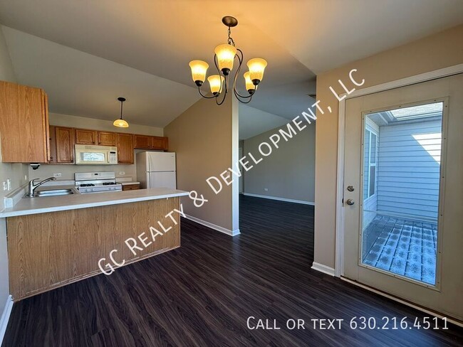 Foto del edificio - ***2 BDRM / 2ND FLOOR / WASHER & DRYER IN ...