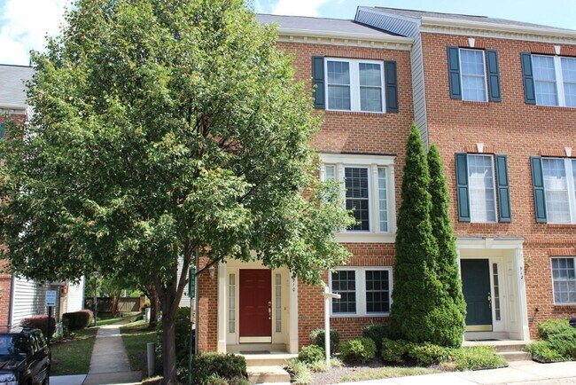 Photo - Lovely 3 Bedroom 2.5 Bath Townhome with De...