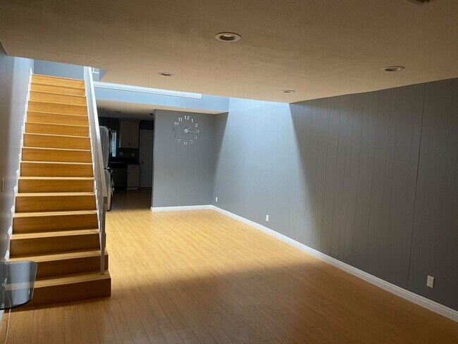 Foto del edificio - 7300 Lennox Ave