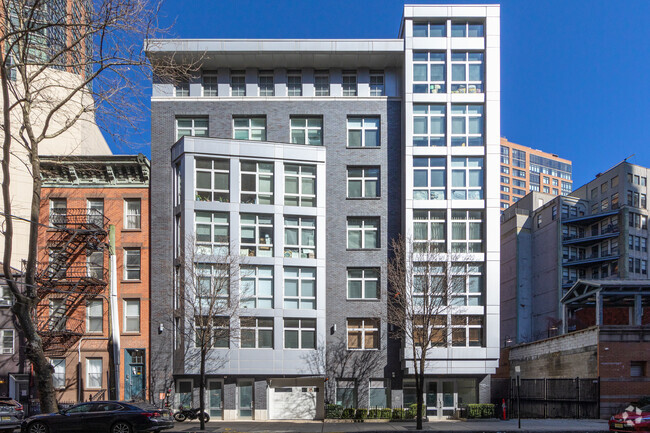 Building Photo - Ivy House