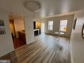 Building Photo - 746 E Passyunk Ave