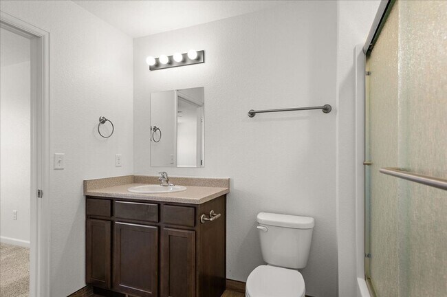 Foto del edificio - 250-252 W Acorn Dr