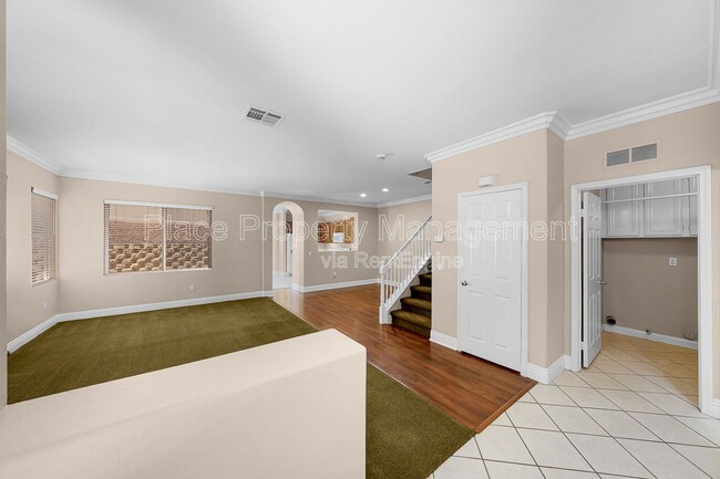 Building Photo - 6223 Avenida De Las Vistas