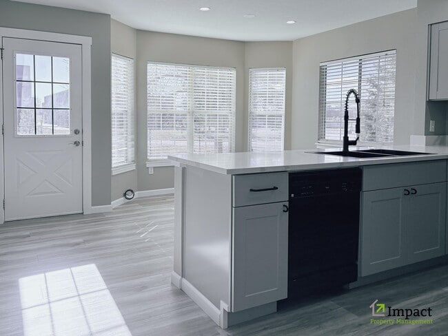 Building Photo - 18002 Becket Dr