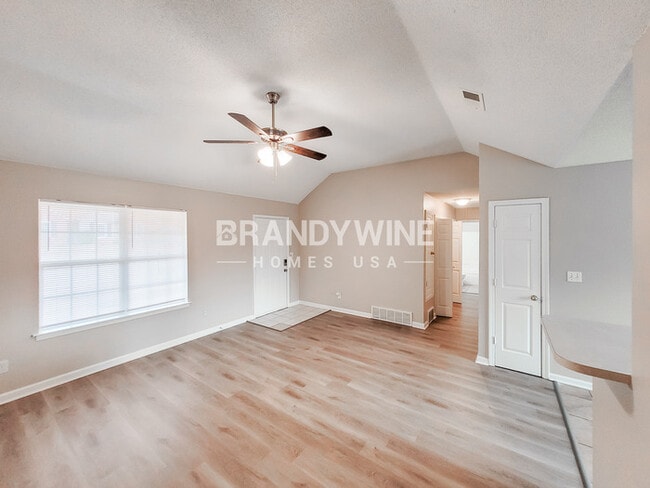 Building Photo - 4613 Sun Ridge Dr