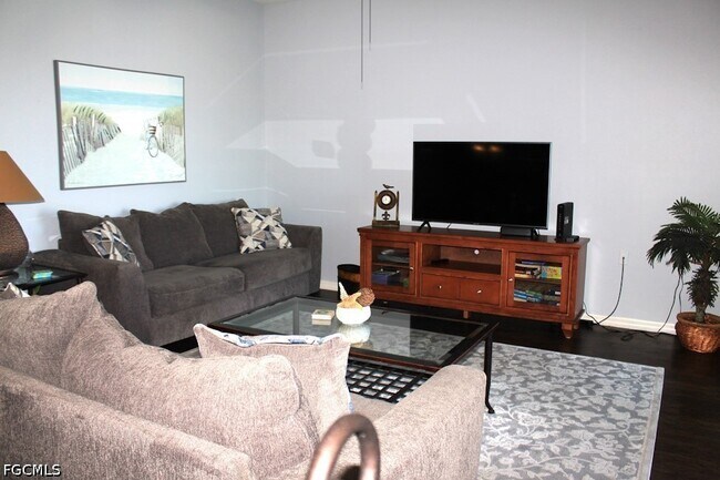 Building Photo - 16625 Lake Cir Dr