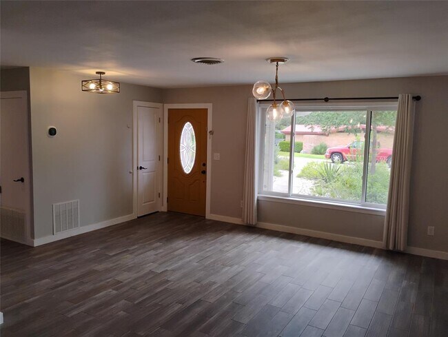 Foto del edificio - 103 Laurel Ridge