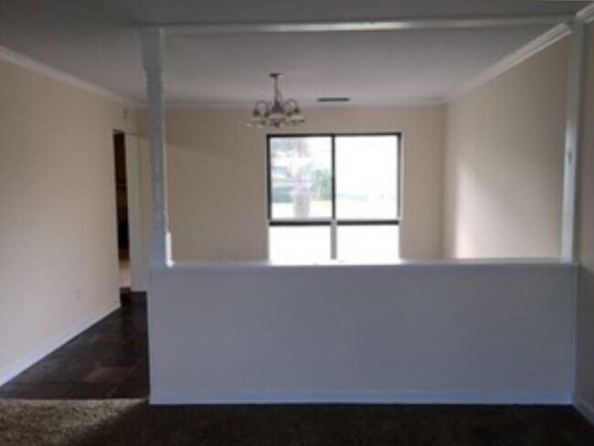 Foto del edificio - 504 Heritage Dr