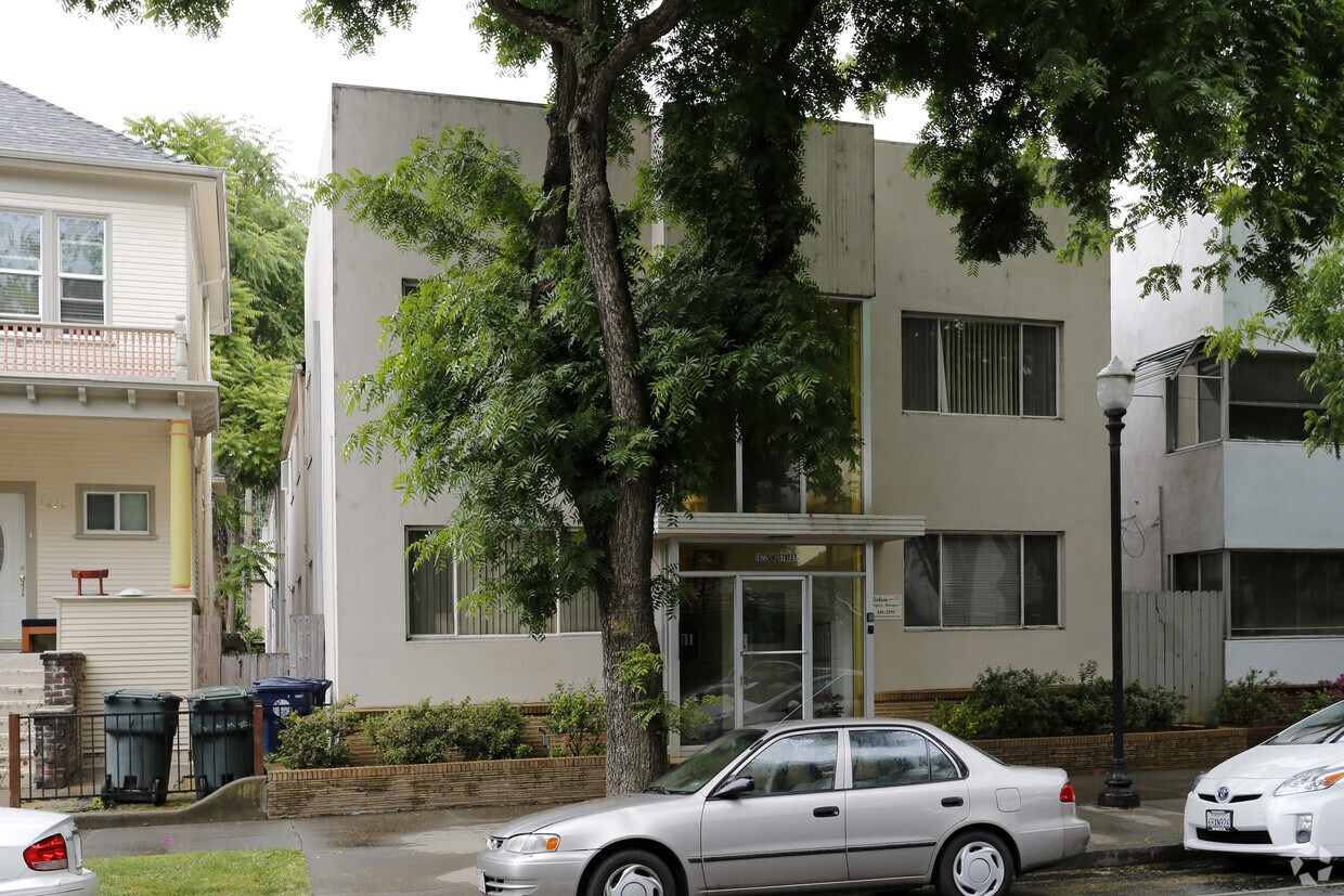 Foto del edificio - 1822 N St