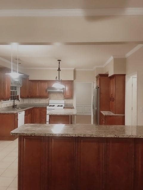 Building Photo - 1060 Lyndhurst Way