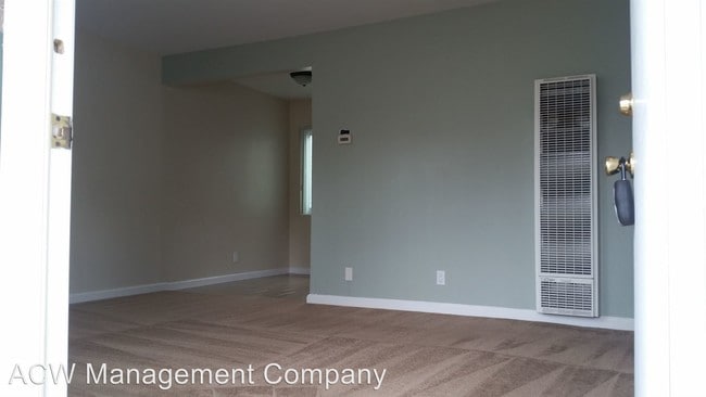 Building Photo - 1 br, 1 bath Apartment - 1229 Villa St.