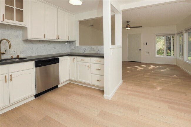 Kitchen/Great Room - 1020 S Bruce Ln