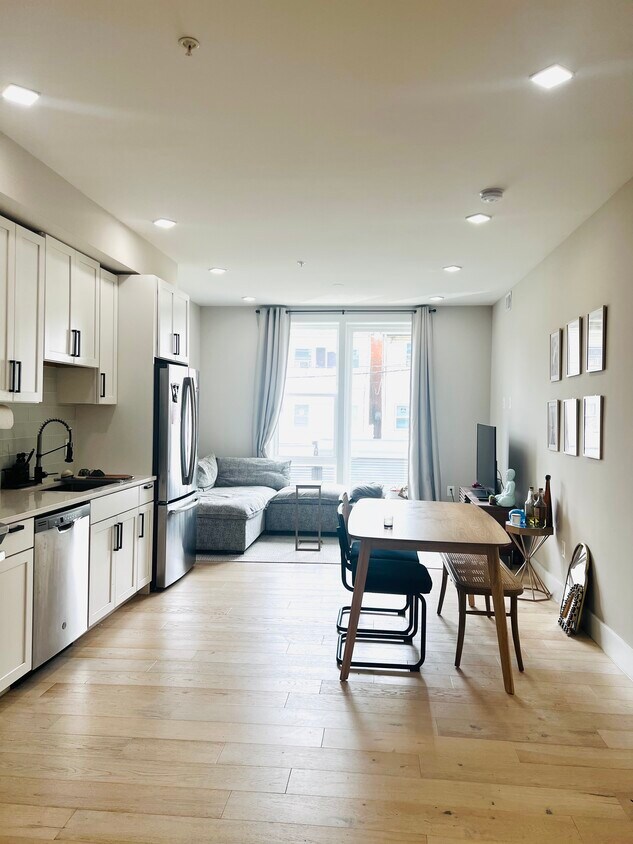 Foto principal - 1028 Bladensburg Rd NE