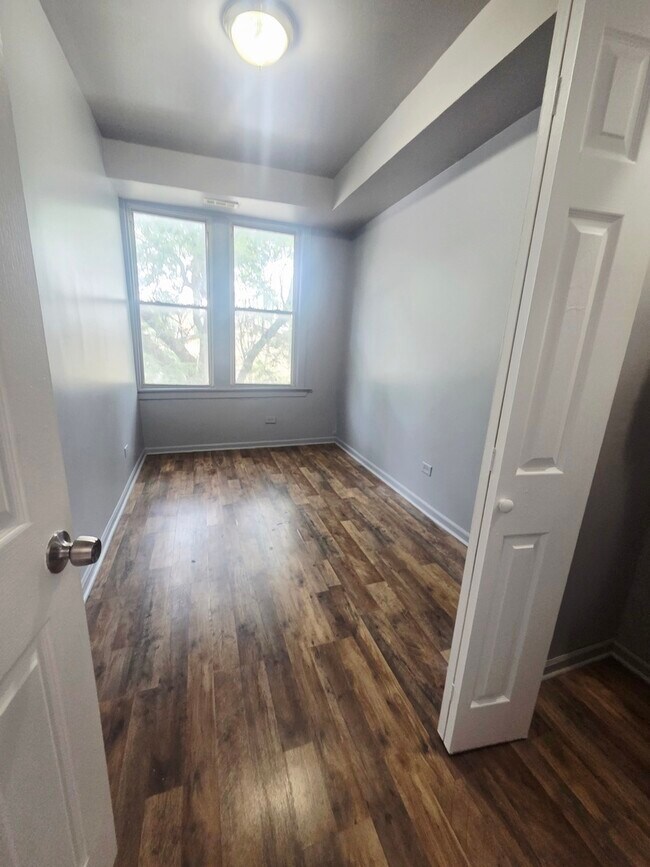 Foto del edificio - 1133 E 81st St