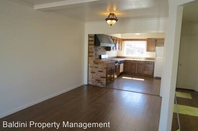 Building Photo - 2 br, 1 bath House - 3133 Santiago Street