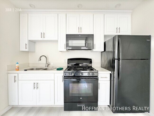 Foto del edificio - 1402 1/2 S Bronson Ave Los Angeles, CA 90019