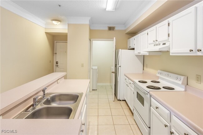 Building Photo - 11490 Villa Grand