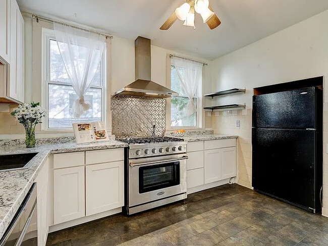 kitchen - 2441 Garfield Ave