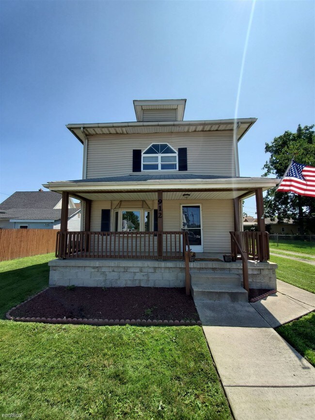 3 br, 2 bath House 912 S Main St House for Rent in Mishawaka, IN