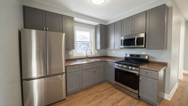Building Photo - 2717 N Rutherford Ave