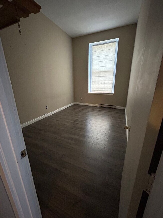 Foto del edificio - Cozy & Large 2 Bed 1.5 Bath in Lowell!